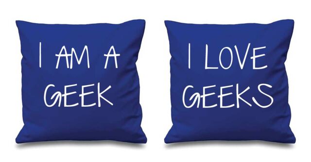 60 SECOND MAKEOVER I Am A Geek I Love Geeks Cushion Covers in Blue - Size: 40 cm x 40 cm