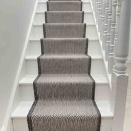 runrug Stair Runner Carpet - Reversible & Durable, 2mm - 'Illusion' in Grey - Size: 60 cm x 720 cm - thumbnail 4