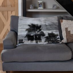 Benjamin Tate Design Silver & Black Palm Blanket in Natural - Size: 120 cm x 150 cm - thumbnail 2