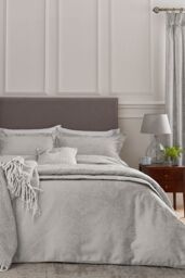1951 'Kina' Jacquard Throw in Silver - thumbnail 2