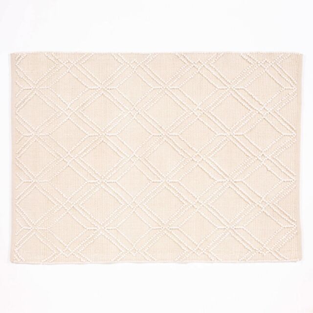 Esselle Blenheim 100% Pet Small Diamond Rug in Cream - Size: 120 cm x 170 cm - image 1