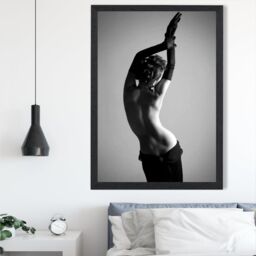 ARTZE Elegant Woman with Gloves Fashion Black & White Photo Framed Print SIZE: A4 with Black Frame - thumbnail 2