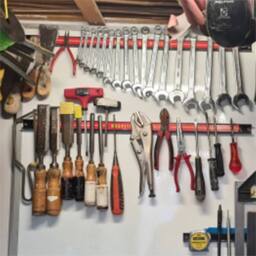 "Nordara 3x18"" Heavy Duty Magnetic Tool Bar Storage Holder Rack in Red - Size: 10000mm x 520mm" - thumbnail 3