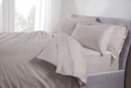 The Linen Consultancy 'TLC 5 Star Hotel Concept' 500TC Cotton Sateen Extra Deep Fitted Sheet in Silver - Size: King Fitted - thumbnail 2