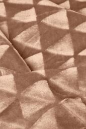 Homescapes Geometric Triangle Velvet Throw in Brown - Size: 200 cm x 230 cm - thumbnail 4