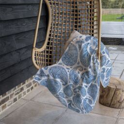 Benjamin Tate Design Blue & White Bo Ho World Blanket in Natural - Size: 120 cm x 150 cm - thumbnail 4