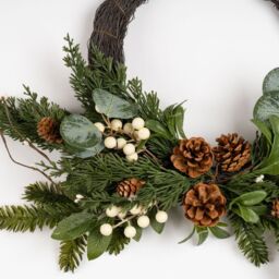 Scottish Everlastings Ltd 40cm Real Touch Half Wreath Mistletoe & Cone in Green - thumbnail 3