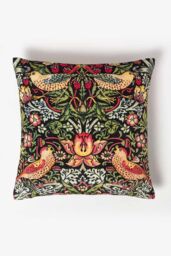 Homescapes William Morris Strawberry Thief Velvet Cushion in Black - Size: 45 cm x 45 cm - thumbnail 2