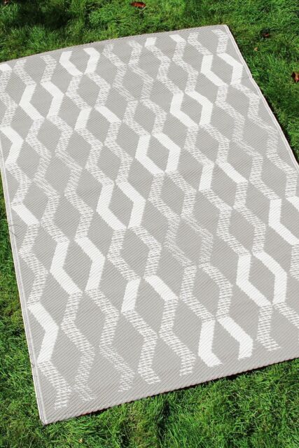 Fusion 'Rico' Outdoor Vertical Zig Zags UV Resistant Outdoor Rug in Grey - Size: 170 cm x 120 cm - image 1