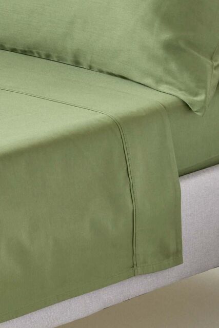 Homescapes Sateen Cotton Flat Sheet 400 TC in Green - Size: Double Flat - image 1