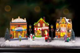 Marco Paul 3pc Pre-Lit Christmas Village Scene Decorations - thumbnail 9