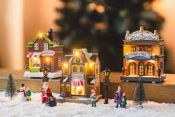Marco Paul 3pc Pre-Lit Christmas Village Scene Decorations - thumbnail 5