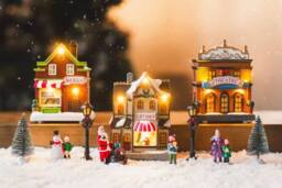 Marco Paul 3pc Pre-Lit Christmas Village Scene Decorations - thumbnail 8