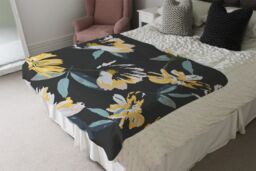 Benjamin Tate Design Yellow Flowers On Green Blanket in Natural - Size: 120 cm x 150 cm - thumbnail 3