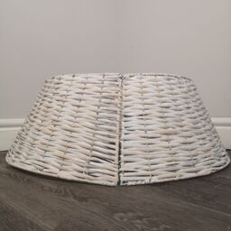 Samuel Alexander 40/58cm KD Willow Christmas Tree Skirt Wicker Rattan- Medium White Wash - thumbnail 4