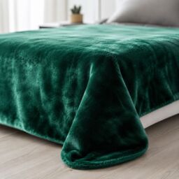 Smart Living Luxury Thick Faux Fur Mink Throw Blanket - Soft Fleece for Sofa & Bed in Green - Size: 200 cm x 240 cm - thumbnail 2