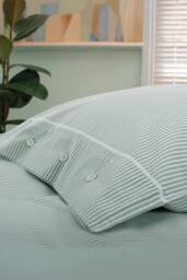 The Lyndon Company Southport Green 100% Cotton Cuffed Finish Duvet Cover Set - Size: Super King - thumbnail 3