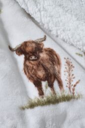 Catherine Lansfield 'Angus Highland Cow' Cosy Fleece Blanket Throw in Natural - Size: 130 cm x 170 cm - thumbnail 2