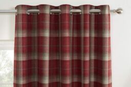 Sundour Carnoustie Checked Eyelet Blackout Curtains in Red - Size: 117 cm width x 229 cm drop - thumbnail 2
