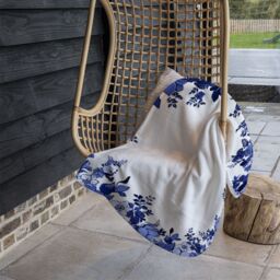 Benjamin Tate Design Winter Floral Frame Blanket in Natural - Size: 120 cm x 150 cm - thumbnail 4