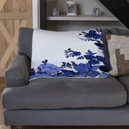 Benjamin Tate Design Winter Floral Frame Blanket in Natural - Size: 120 cm x 150 cm - thumbnail 2