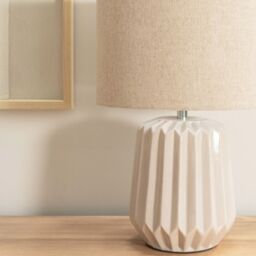 ValueLights Zak Pleated Textured Ceramic Table Lamp with matching Fabric Lamp Shade in Cream - thumbnail 4