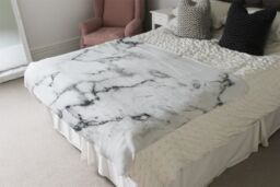 Benjamin Tate Design White Marble Texture Blanket in Natural - Size: 120 cm x 150 cm - thumbnail 3