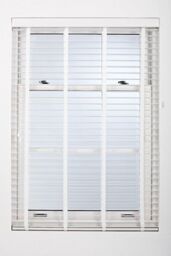 Furnished White Faux Wood Venetian Blinds - 50mm Slat Window Shade for Home & Office - Size: 235 cm width x 150 cm drop - thumbnail 5