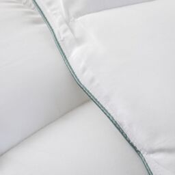 Snug City 10.5 Tog Luxury Microfibre Duvet Feels Like Down Filling Premium Soft Touch in White - Size: King - thumbnail 2