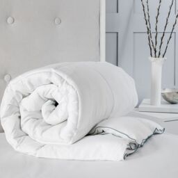 Snug City 10.5 Tog Luxury Microfibre Duvet Feels Like Down Filling Premium Soft Touch in White - Size: King - thumbnail 1