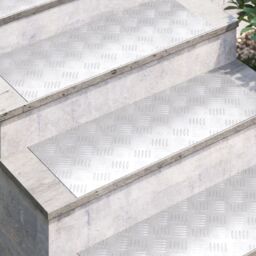 Berkfield Home Aluminium Checker Plates 4 pcs Anti-Slip 80x30 cm in Silver - Size: Medium - thumbnail 2