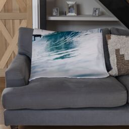 Benjamin Tate Design Ocean ideal wave in ocean. Breaking blue waves Designer Blanket in Natural - Size: 120 cm x 150 cm - thumbnail 2