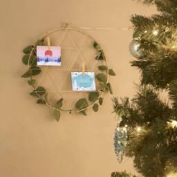 Lighting Collection Christmas Leaf Wall Light & Hanging Photo Display in Gold