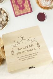 Personalised Memento Company Personalised Eid & Ramadan Large Wooden Keepsake Box in Light Brown - thumbnail 4