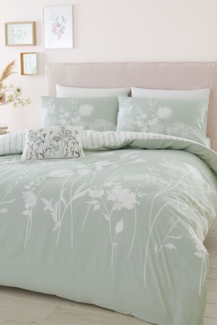 Catherine Lansfield 'Meadowsweet Floral' Duvet Set in Green - Size: King - image 1