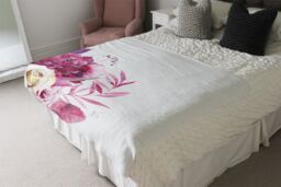 Benjamin Tate Design Pink Floral Blanket in Natural - Size: 120 cm x 150 cm - thumbnail 3