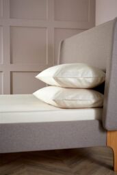 CHRISTY 400TC Luxury Cotton Sateen Plain Dye Bedding Fitted Sheets in Cream - Size: Single Fitted - thumbnail 2
