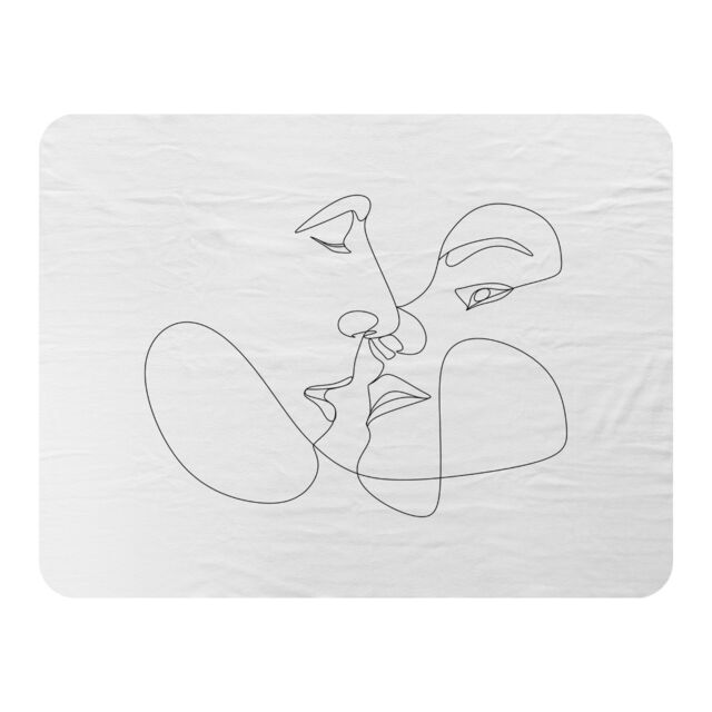 Benjamin Tate Design couple kiss in line art Designer Blanket in Natural - Size: 120 cm x 150 cm - image 1
