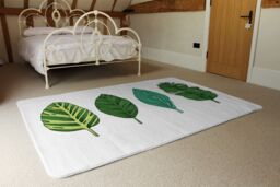 Benjamin Tate Design Four Leaves Designer Rug in Natural - Size: Large - thumbnail 3