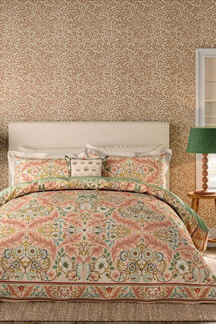 Morris & Co 'Earthly Paradise' Cotton Duvet Cover Set - Size: Double - image 1