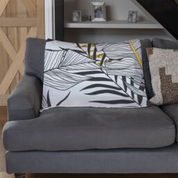 Benjamin Tate Design Gold & Black Leaves Blanket in Natural - Size: 120 cm x 150 cm - thumbnail 2