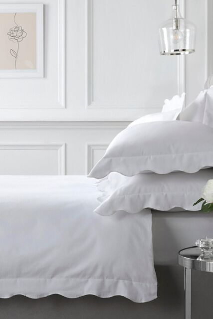 Appletree 'Scallop Edge' 100% Cotton Duvet Cover Set in White - Size: Double - image 1