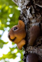 Marco Paul Squirrel Tree Peeker Resin Ornaments in Orange - thumbnail 5