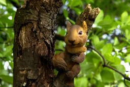 Marco Paul Squirrel Tree Peeker Resin Ornaments in Orange - thumbnail 4