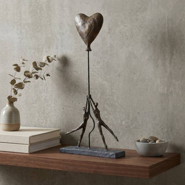 Garden Greatness Relica Couple Heart Balloon Sculpture in Bronze - Size: 1 Pack - image 1