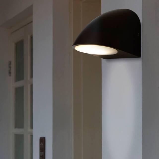 Lighting Collection Kyst Curve Outdoor LED Wall Light in Black - image 1