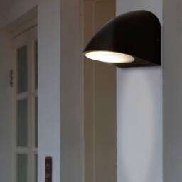 Lighting Collection Kyst Curve Outdoor LED Wall Light in Black - thumbnail 1