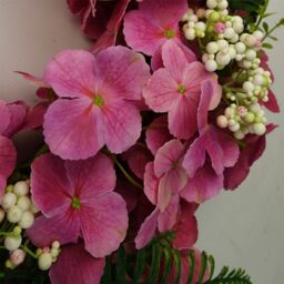 Leaf Artificial Pink Floral Blossom Wreath 40cm - thumbnail 3