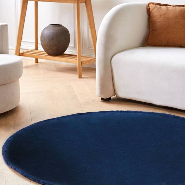 Wyld and Coco Navy Round Rug 140cm Hand-Tufted Viscose Low Pile in Blue - Size: 140 cm diameter - image 1