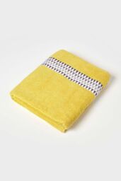 Homescapes Geometric 100% Cotton Towel in Yellow - Size: Bath Sheet - thumbnail 6